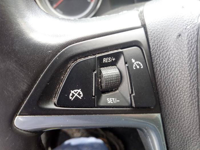 Opel Insignia Sports Tourer 1.8 16V Ecotec Sloopvoertuig (2009, Grijs)