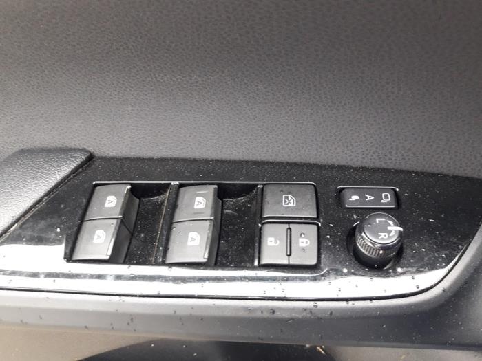 Toyota Prius 1.8 16V Hybrid Sloopvoertuig (2018, Grijs)