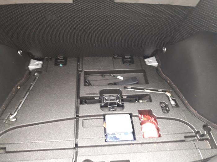 Toyota Prius 1.8 16V Hybrid Sloopvoertuig (2018, Grijs)