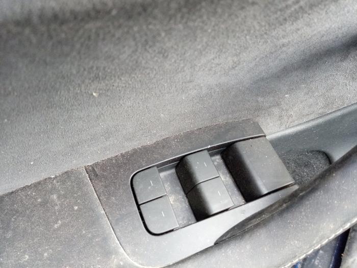 Tesla Model Y RWD Sloopvoertuig (2024, Blauw)