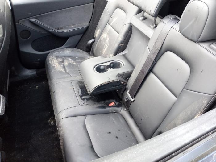 Tesla Model Y RWD Sloopvoertuig (2024, Blauw)