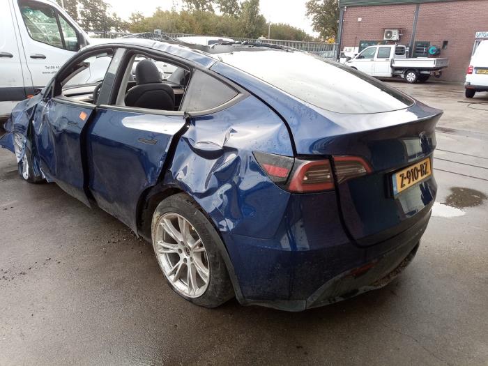 Tesla Model Y RWD Sloopvoertuig (2024, Blauw)