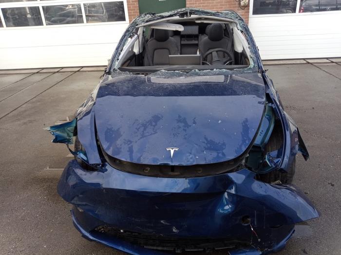 Tesla Model Y RWD Sloopvoertuig (2024, Blauw)