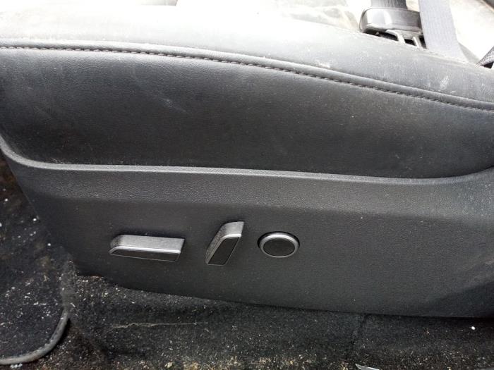 Tesla Model Y RWD Sloopvoertuig (2024, Blauw)