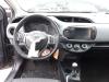 Toyota Yaris III 1.33 16V Dual VVT-I Sloopvoertuig (2015, Grijs)