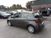 Toyota Yaris III 1.33 16V Dual VVT-I Sloopvoertuig (2015, Grijs)