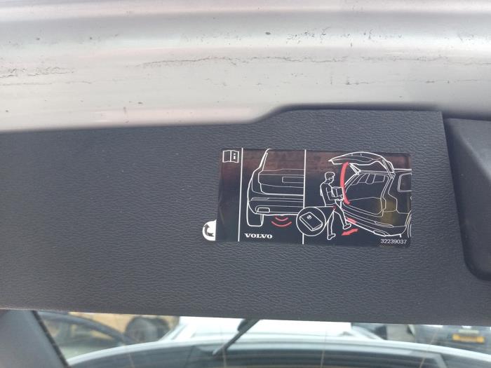 Volvo V60 II 2.0 T8 16V Plug-in Hybrid AWD Sloopvoertuig (2021, Grijs)