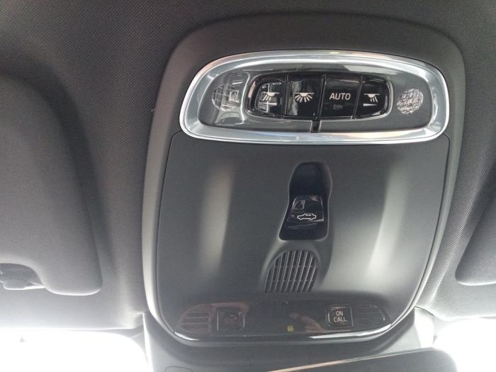 Volvo V60 II 2.0 T8 16V Plug-in Hybrid AWD Sloopvoertuig (2021, Grijs)