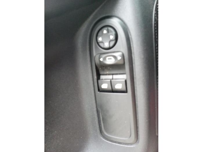 Citroen C3 1.2 VTi 82 12V Sloopvoertuig (2015, Rood)