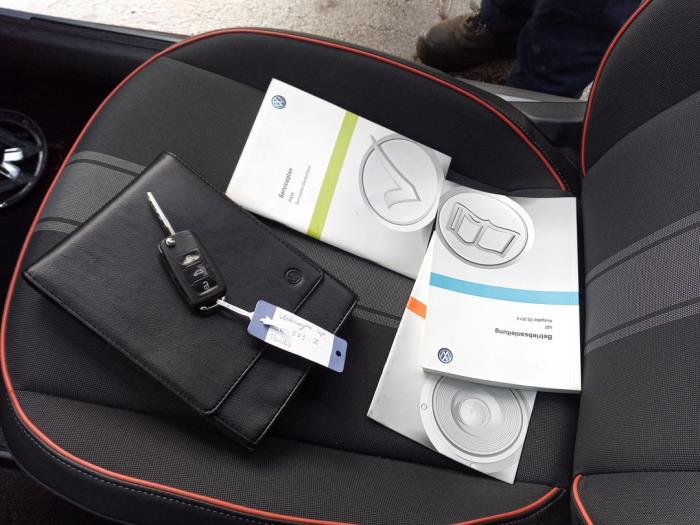 Volkswagen Up! 1.0 12V 75 Sloopvoertuig (2014, Grijs)