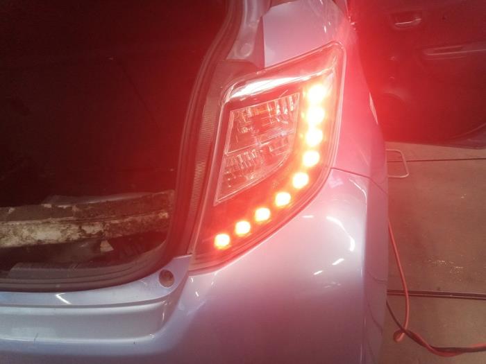 Toyota Yaris III 1.5 16V Hybrid Sloopvoertuig (2014, Blauw)