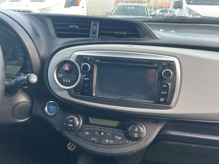 Toyota Yaris III 1.5 16V Hybrid Sloopvoertuig (2014, Blauw)