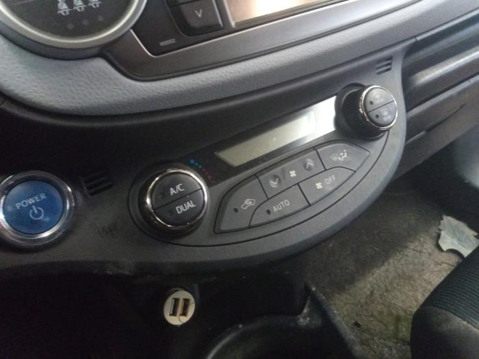 Toyota Yaris III 1.5 16V Hybrid Sloopvoertuig (2014, Blauw)