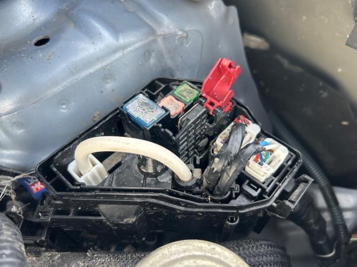 Toyota Yaris III 1.5 16V Hybrid Sloopvoertuig (2014, Blauw)