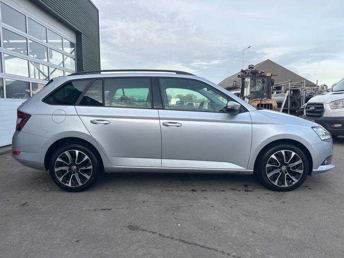 Skoda Fabia III Combi 1.0 TSI 12V Sloopvoertuig (2020, Grijs)