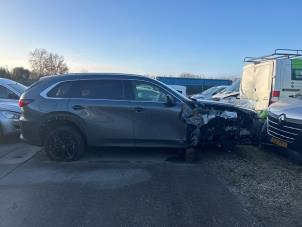 Mazda CX-80 2.5 E-SkyActiv PHEV AWD Sloopvoertuig (2024, Grijs)