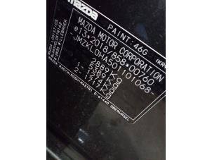 Mazda CX-80 2.5 E-SkyActiv PHEV AWD Sloopvoertuig (2024, Grijs)