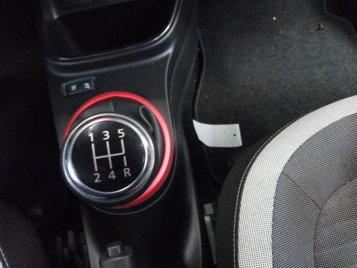 Renault Twingo III 1.0 SCe 75 12V Sloopvoertuig (2020, Zwart)