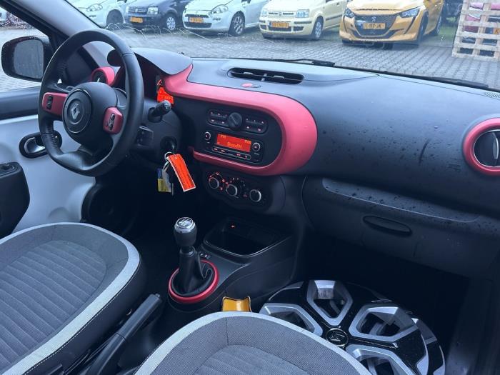 Renault Twingo III 1.0 SCe 75 12V Sloopvoertuig (2020, Zwart)