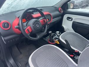 Renault Twingo III 1.0 SCe 75 12V Sloopvoertuig (2020, Zwart)