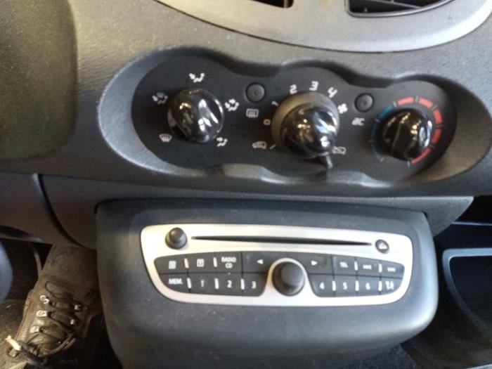 Renault Twingo II 1.2 16V Sloopvoertuig (2011, Grijs)