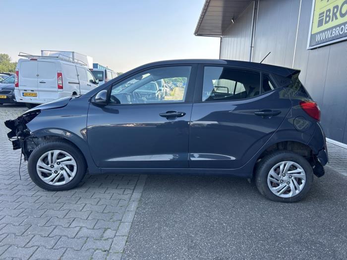 Hyundai i10 1.0 12V Sloopvoertuig (2021, Grijs)