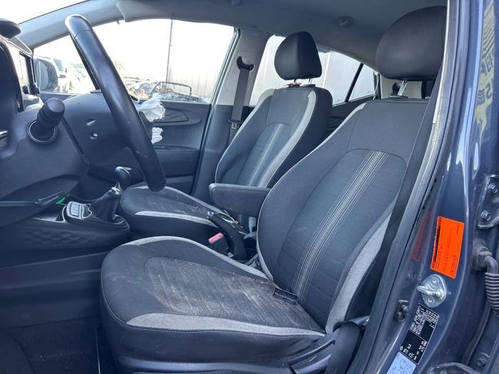Hyundai i10 1.0 12V Sloopvoertuig (2021, Grijs)