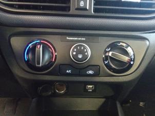 Hyundai i10 1.0 12V Sloopvoertuig (2021, Grijs)