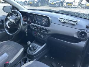 Hyundai i10 1.0 12V Sloopvoertuig (2021, Grijs)