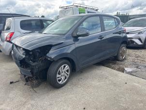 Hyundai i10 1.0 12V Sloopvoertuig (2021, Grijs)
