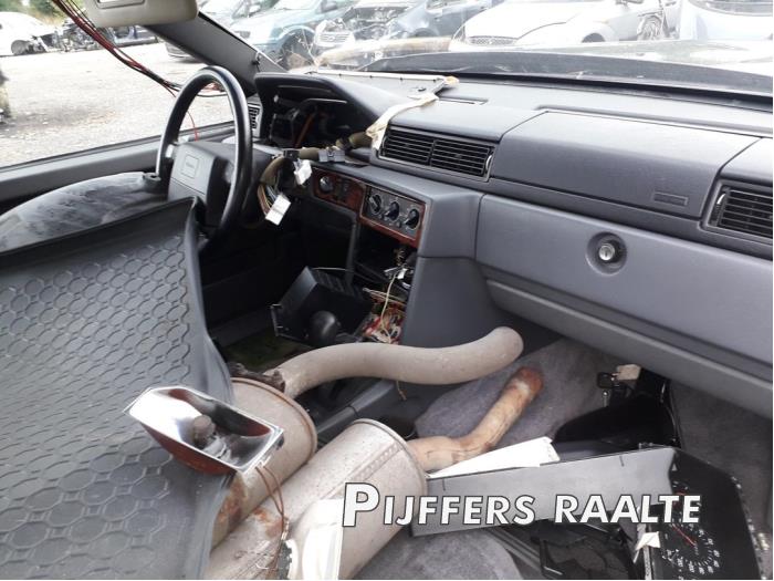 Volvo 940 I Estate 2.3i (LPT) Polar Sloopvoertuig (1998, Paars)