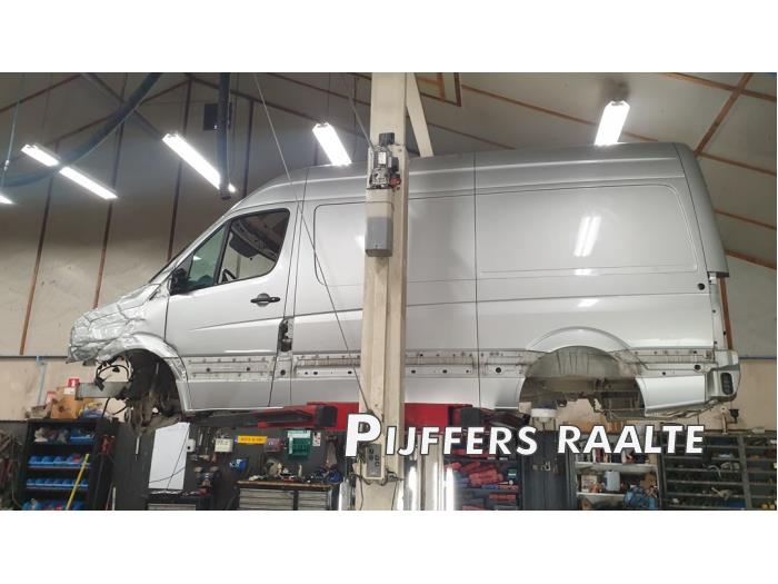 Volkswagen Crafter 2.0 TDI Sloopvoertuig (2015, Metallic, Zilver)