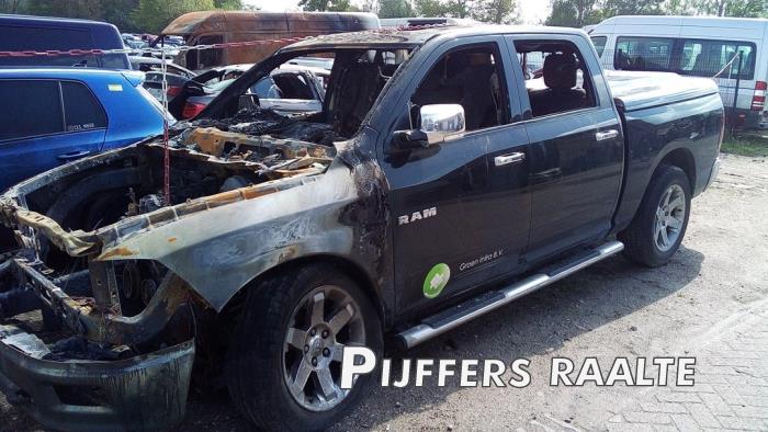 Dodge 1500 Crew Cab 5.7 Hemi V8 4x4 Sloopvoertuig (2012)