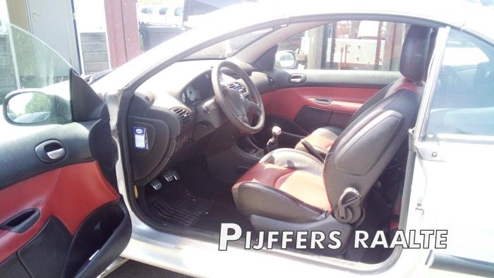 Peugeot 206 CC 2.0 16V Sloopvoertuig (2001, Grijs)