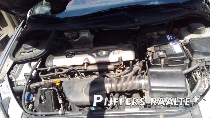 Peugeot 206 CC 2.0 16V Sloopvoertuig (2001, Grijs)