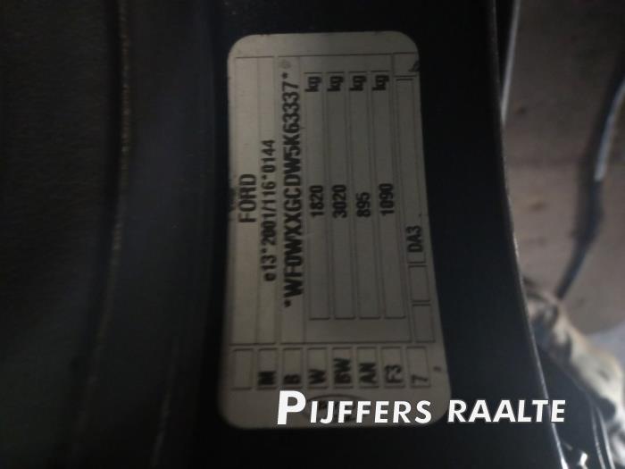 Ford Focus 2 Wagon 1.6 16V Sloopvoertuig (2005, Metallic, Zwart)