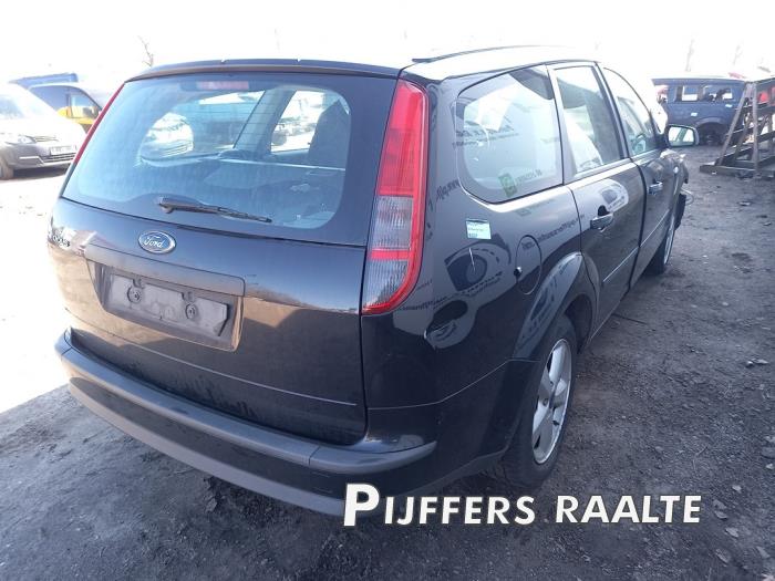 Ford Focus 2 Wagon 1.6 16V Sloopvoertuig (2005, Metallic, Zwart)