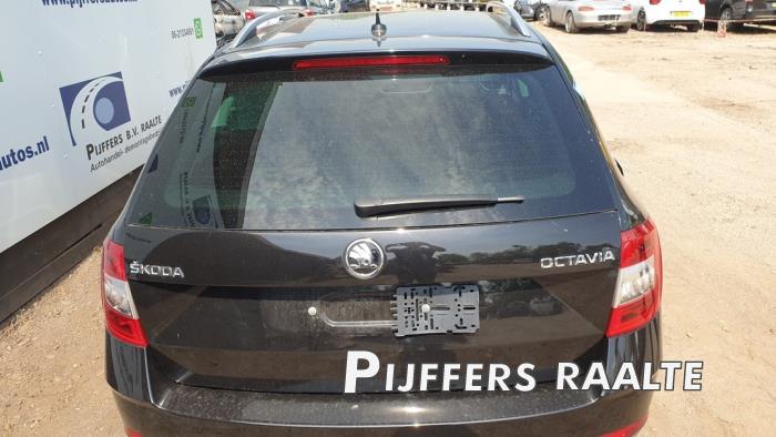 Skoda Octavia Combi 1.6 TDI 16V Sloopvoertuig (2019, Zwart)