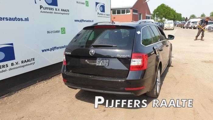 Skoda Octavia Combi 1.6 TDI 16V Sloopvoertuig (2019, Zwart)