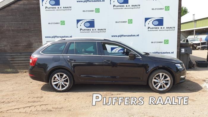 Skoda Octavia Combi 1.6 TDI 16V Sloopvoertuig (2019, Zwart)