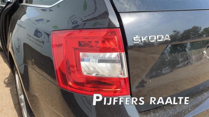 Skoda Octavia Combi 1.6 TDI 16V Sloopvoertuig (2019, Zwart)