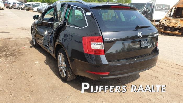 Skoda Octavia Combi 1.6 TDI 16V Sloopvoertuig (2019, Zwart)