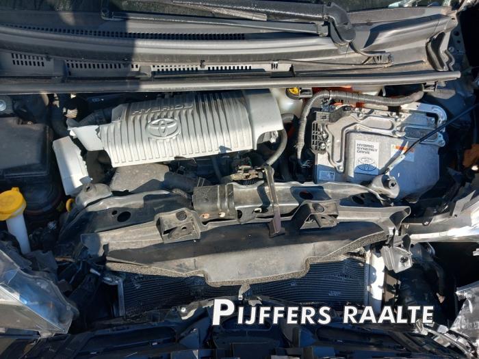 Toyota Yaris III 1.5 16V Hybrid Sloopvoertuig (2016, Zwart)