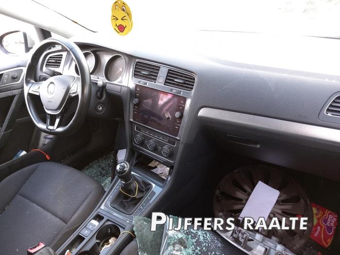 Volkswagen Golf VII 1.0 TSI 12V Sloopvoertuig (2017, Zilver)