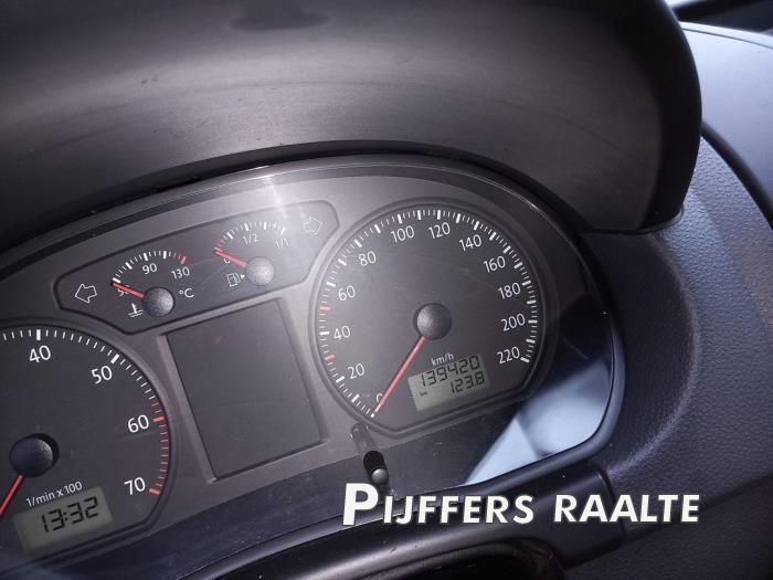 Volkswagen Polo IV 1.2 Sloopvoertuig (2005, Zwart)