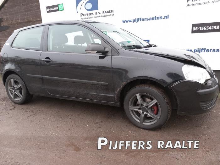 Volkswagen Polo IV 1.2 Sloopvoertuig (2005, Zwart)
