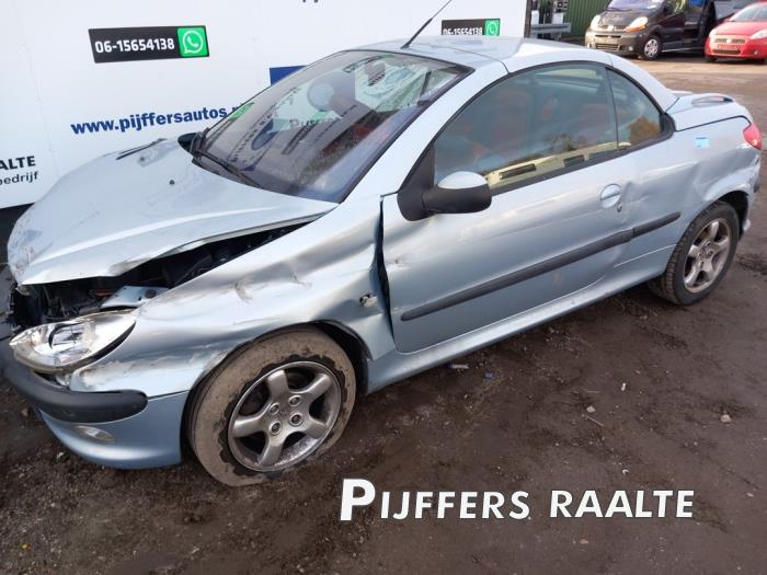 Peugeot 206 CC 1.6 16V Sloopvoertuig (2001, Grijs)
