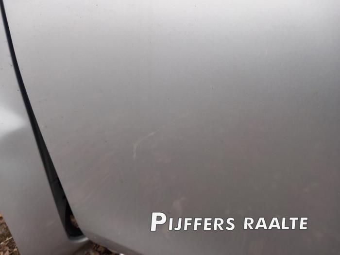 Toyota Yaris II 1.33 16V Dual VVT-I Sloopvoertuig (2010, Grijs)