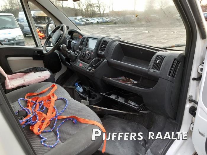 Peugeot Boxer 2.2 HDi 130 Euro 5 Sloopvoertuig (2012)