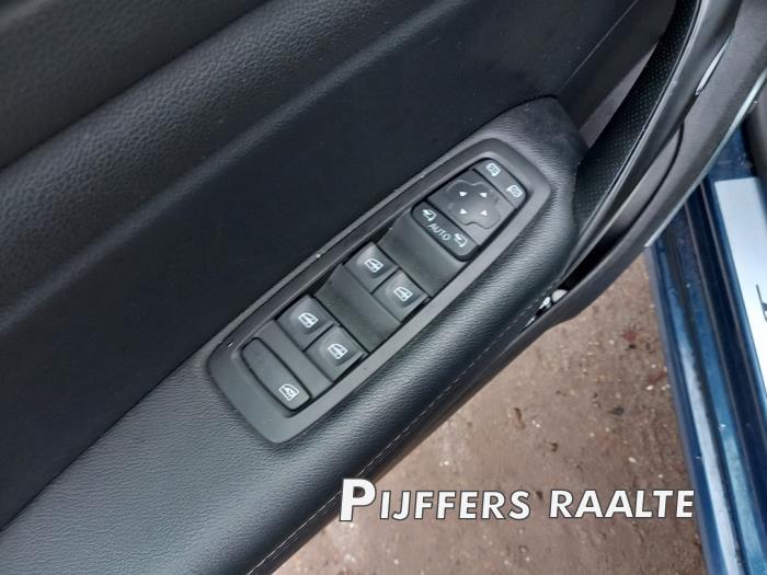 Renault Megane IV Estate 1.5 Energy dCi 110 Sloopvoertuig (2016, Blauw)